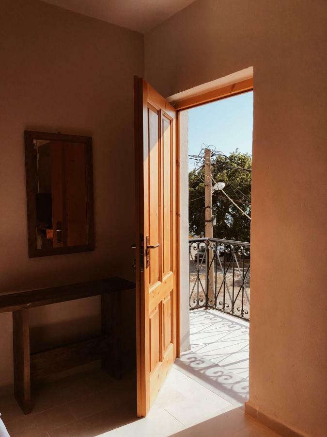 Old Town Hotel Dhërmi Kültér fotó